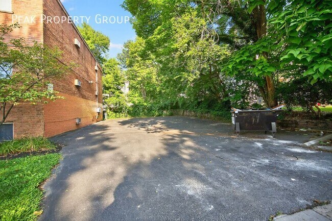 Building Photo - 3505 Telford St