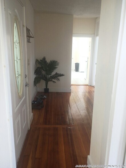 Building Photo - 31 Gay Head St