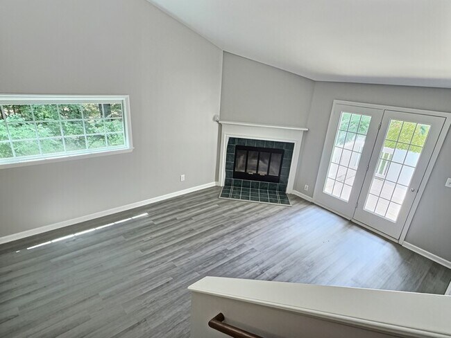 Building Photo - 109 Weatherhill Point