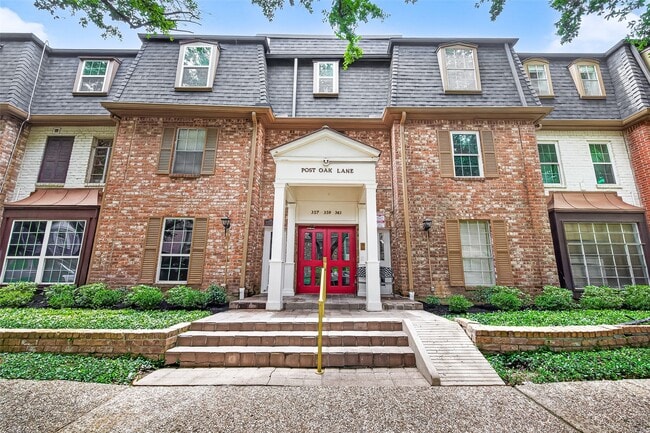 Building Photo - 359 N Post Oak Ln