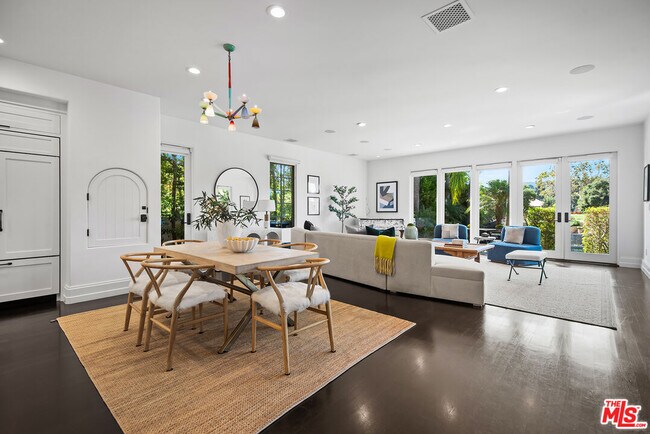 Building Photo - 9928 Toluca Lake Ave