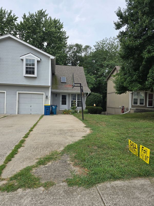 Building Photo - 1853 Chickadee Dr