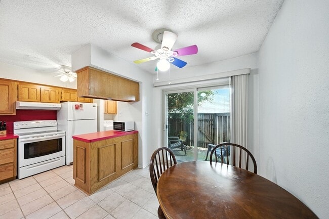 Building Photo - 3919 Fairmont Pkwy