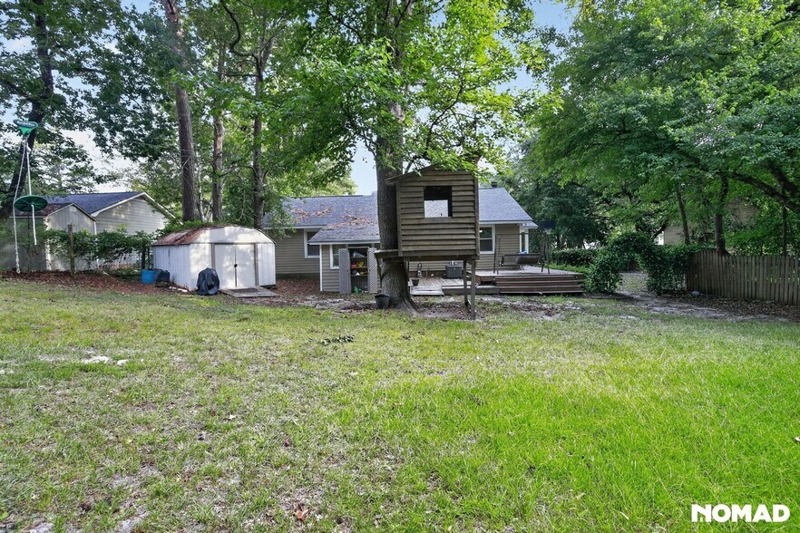 Building Photo - 151 Meadow Wood Dr