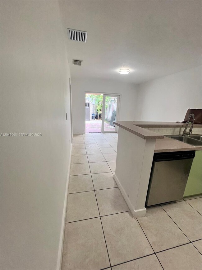 Building Photo - 20613 SW 93rd Ave
