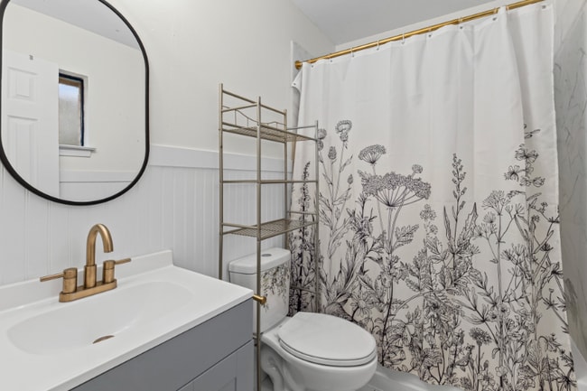 Building Photo - 5925 Couton Dr