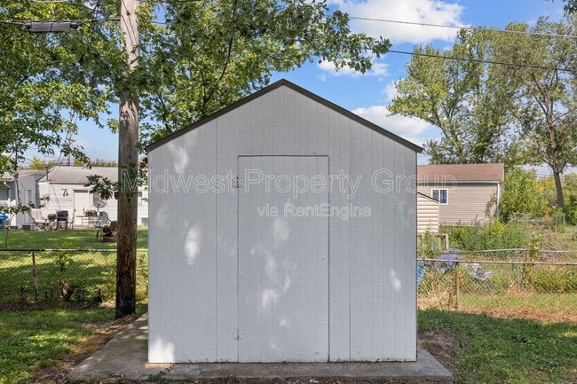 Building Photo - 5 Boles Ave