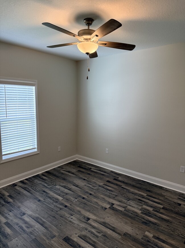 Building Photo - 3948 Lu Ln