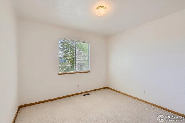 Building Photo - 455 Derry Dr