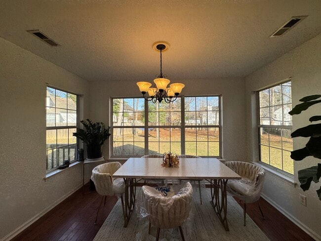 Building Photo - 4233 Rosewood Ct