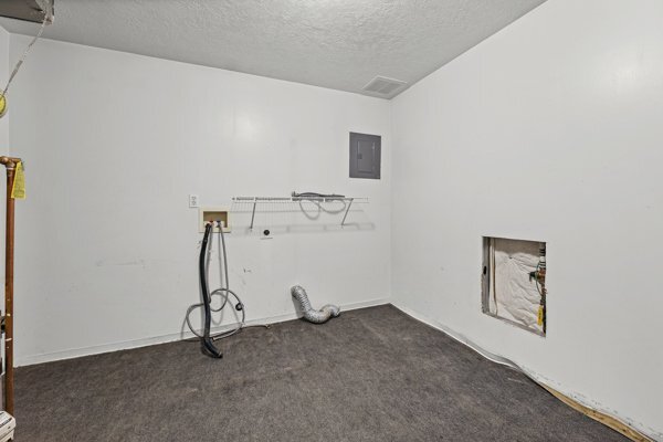 Building Photo - 1199 Dunrobin Ct S