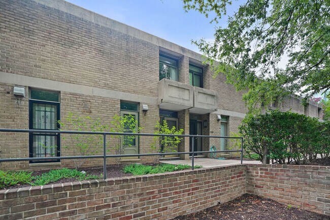 Building Photo - 1285 Delaware Ave SW