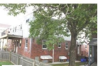 Building Photo - 1020-1024 Fox Chase Rd