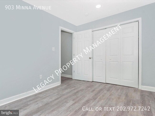 Building Photo - 903 Minna Ave