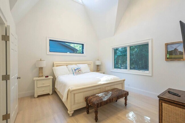 Building Photo - 500 Water Mill Towd Rd