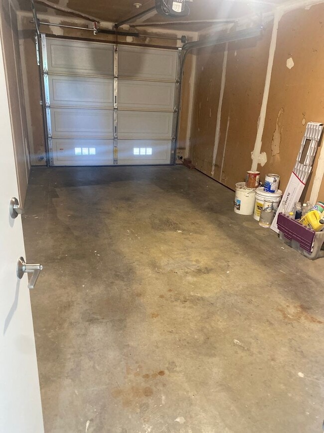 Building Photo - Charming Fully Remodeled 3 Bedroom, 2 Bath...