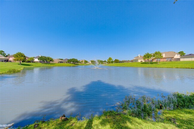 Building Photo - 5512 Canyon Bluff Ln