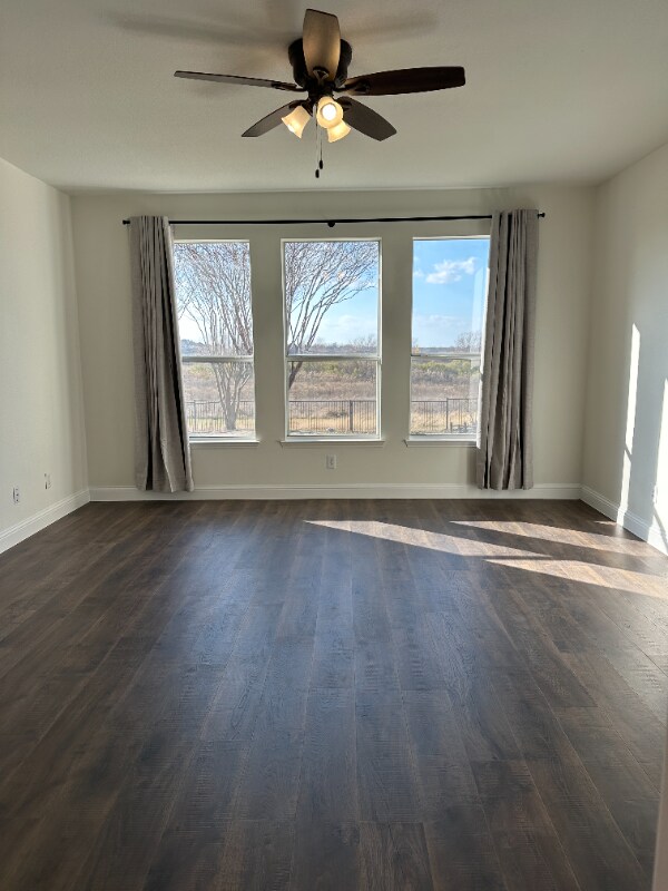 Building Photo - 4205 Lakeside Dr