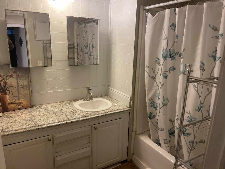 Building Photo - 6551 Char Ln