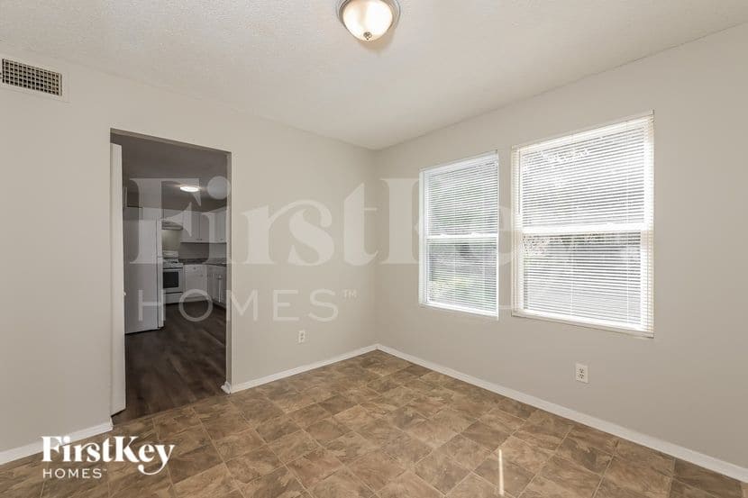 Building Photo - 6249 Creekford Ln