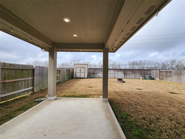 Building Photo - 10714 Clfs Vw Dr