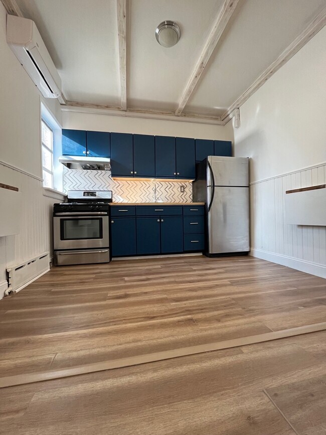 Building Photo - 1544 McKean St