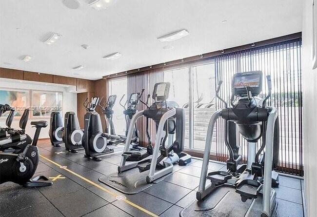 Building Photo - 325 S Biscayne Blvd