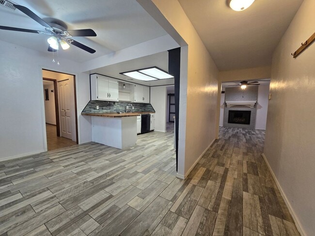 Building Photo - 4 bedroom 2 bath home in Seminole!