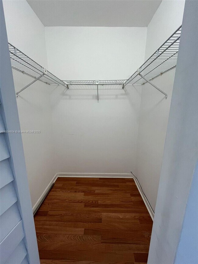Building Photo - 2749 W 72nd St