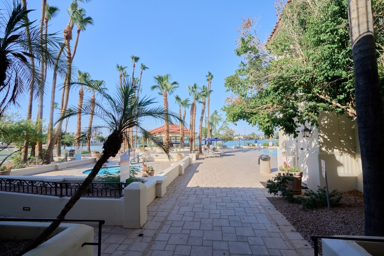Building Photo - 1317 N Palmsprings Dr