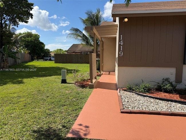 Building Photo - 1419 Yellowthroat St