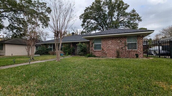 Building Photo - 5306 Briarbend Dr