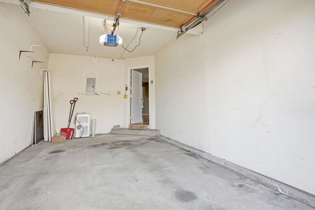 Building Photo - 5407 W 16th Ave