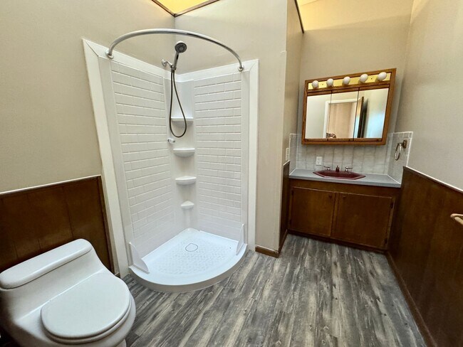 Building Photo - Spacious, Private Retreat in the Heart of the City