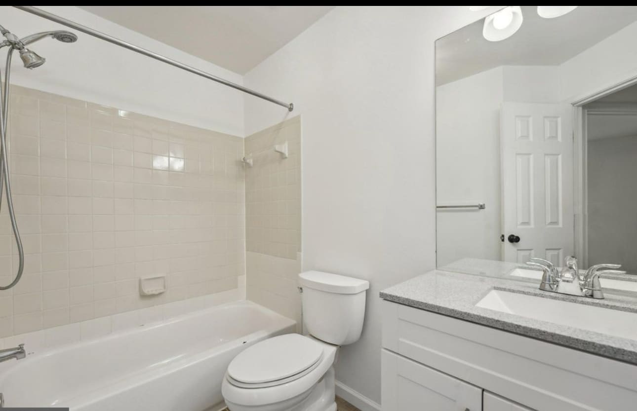 Building Photo - 7813 Flager Cir