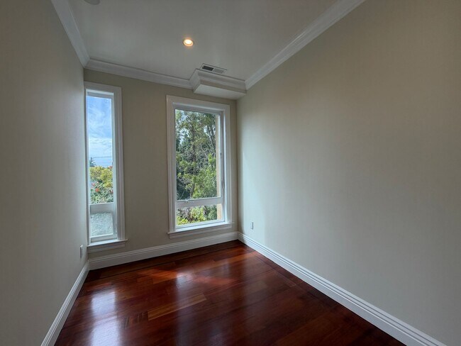 Building Photo - 261B Dolores St