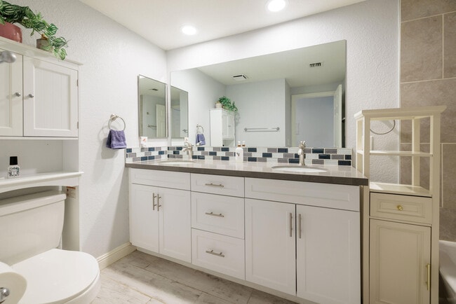 Building Photo - 79602 Ave 42