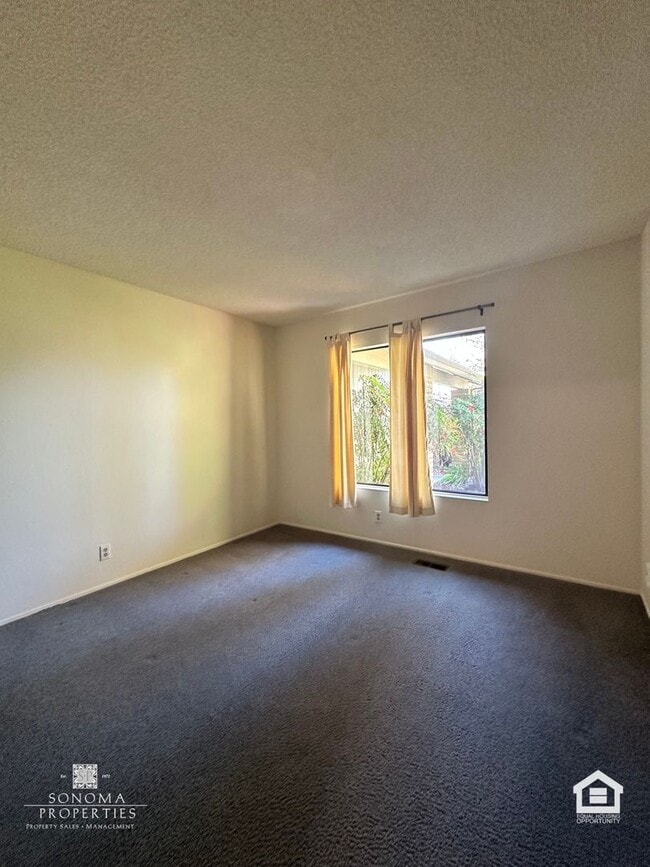 Building Photo - 3BD/2BA Eastside Sonoma Home