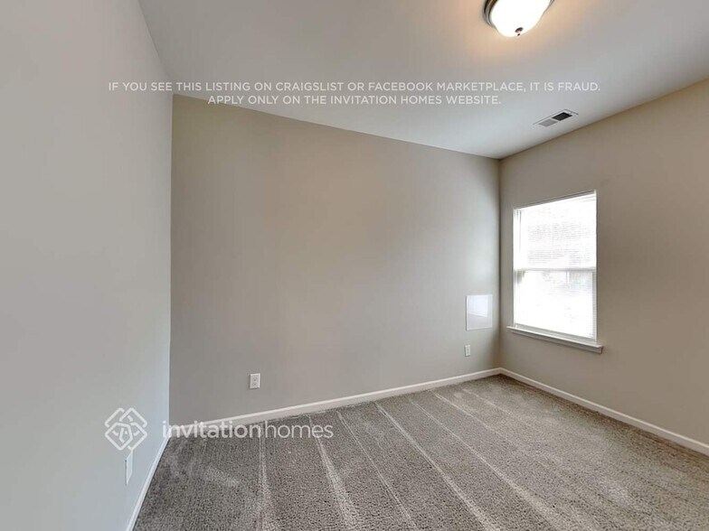 Building Photo - 11392 Cedarvale Farm Pkwy