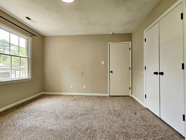 Building Photo - 7490 Beverly Dr