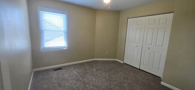 Building Photo - 3313 Fort Harrods Ct