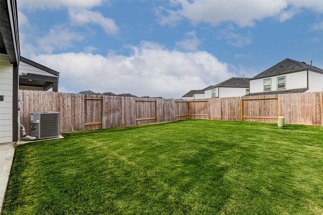 Building Photo - 12318 Basilwood Dr