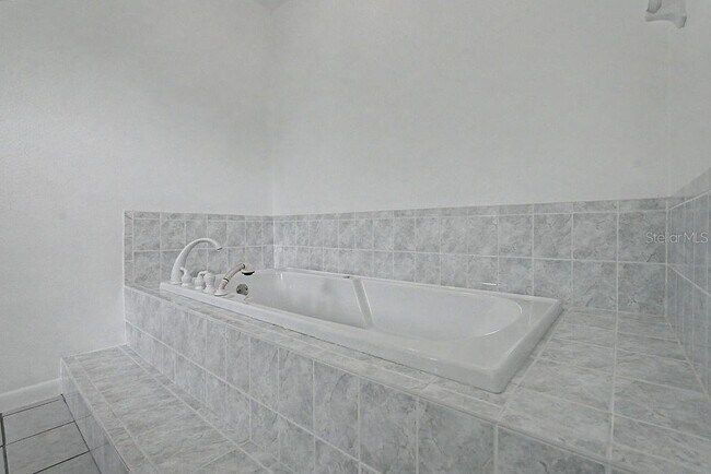 Building Photo - 20811 SW 81st Loop