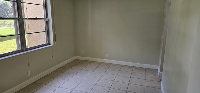 Building Photo - 9460 Tangerine Pl
