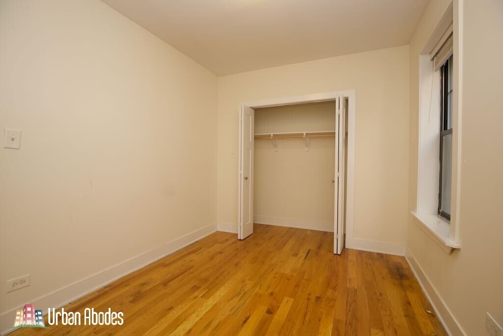 Building Photo - 1446 W Byron St