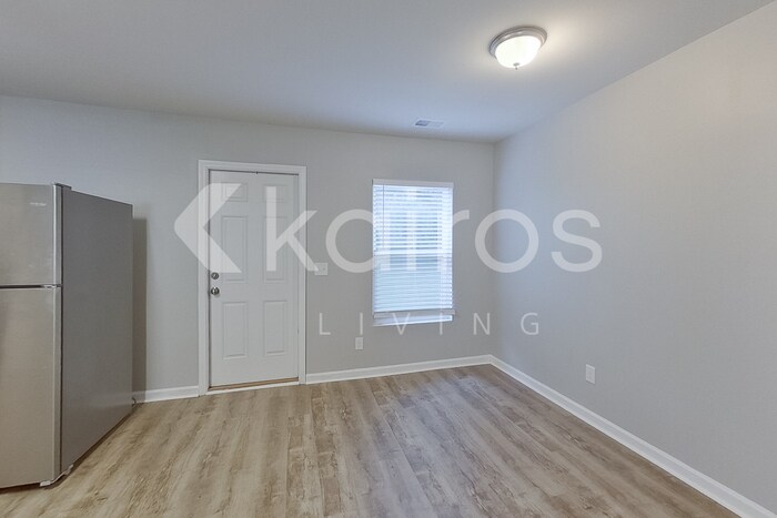 Building Photo - 318 Sunrise Cir