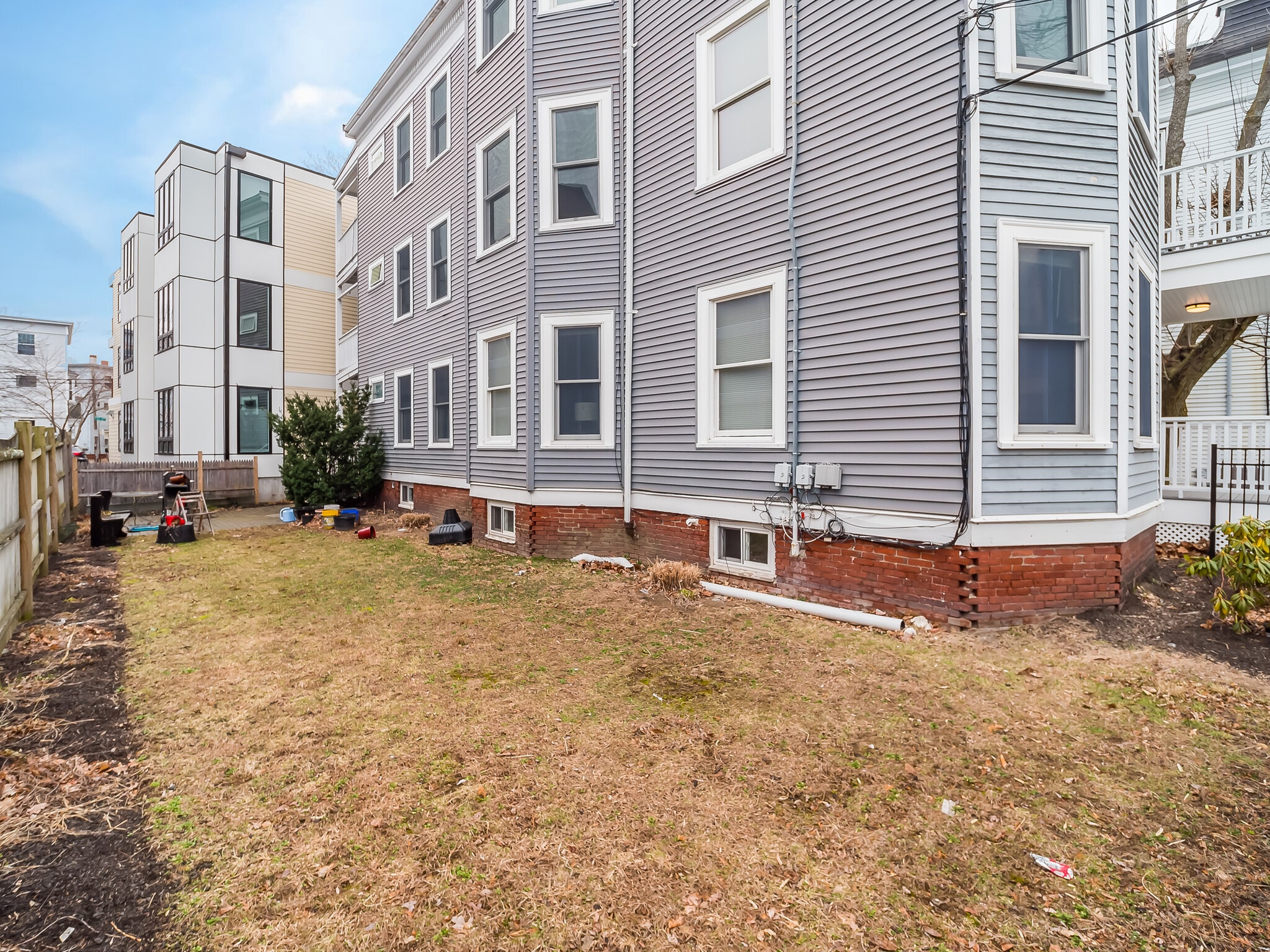 Building Photo - 318 Beacon St