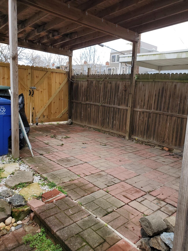 Building Photo - 2743 4th St NE