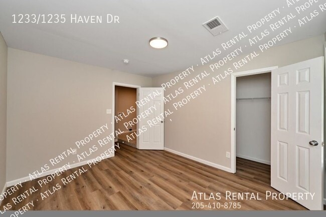 Building Photo - 1233/1235 Haven Dr-