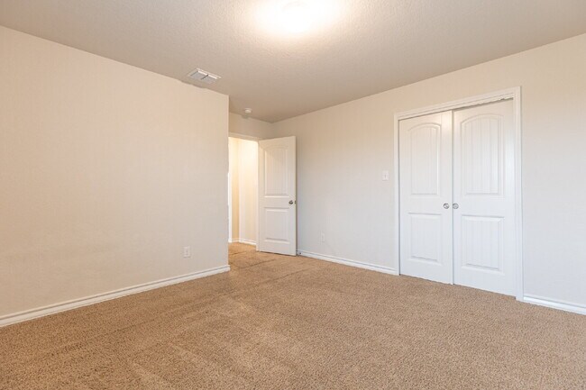 Building Photo - 2918 Lindenwood Run